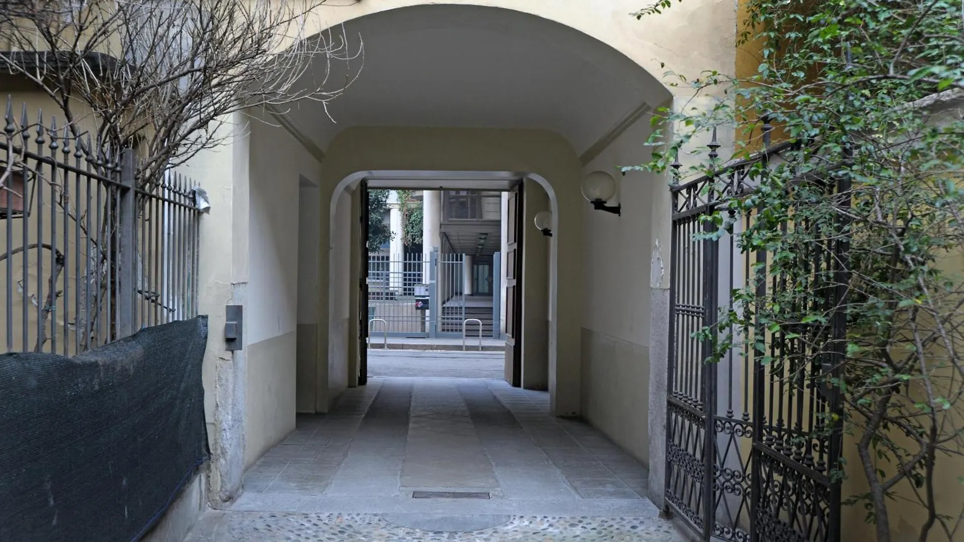 מילאנו Travel Inside Srl - Custodi Studio 0*,  איטליה